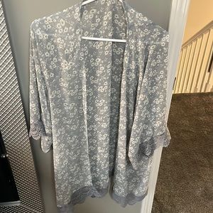 Maurices size XL floral kimono
